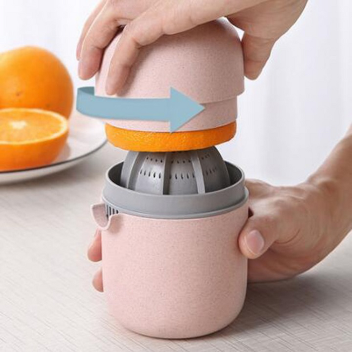 Portable Rotating Squeezer Orange Juice Container