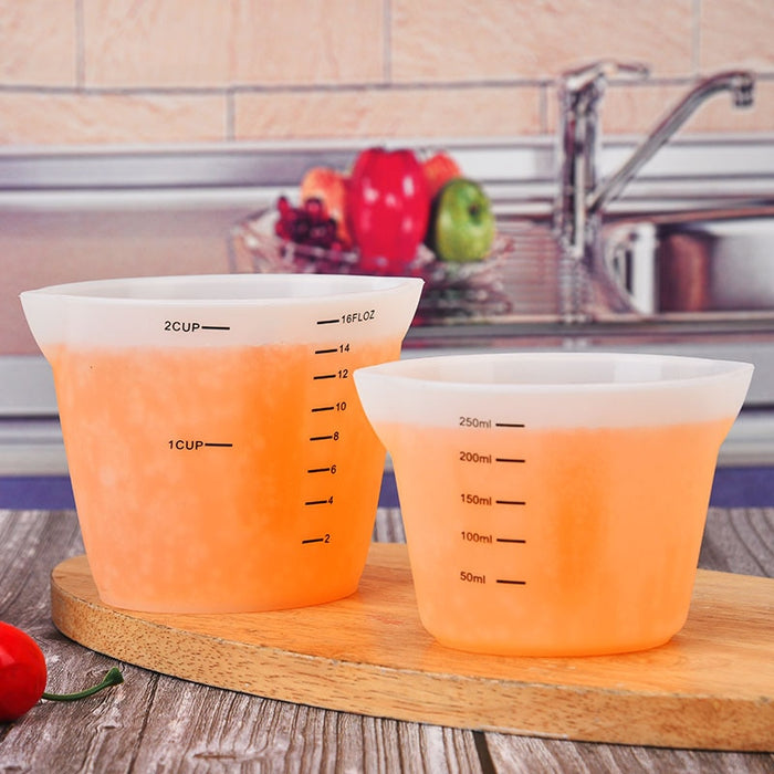 Silicone Measuring Cup With Clear Scale